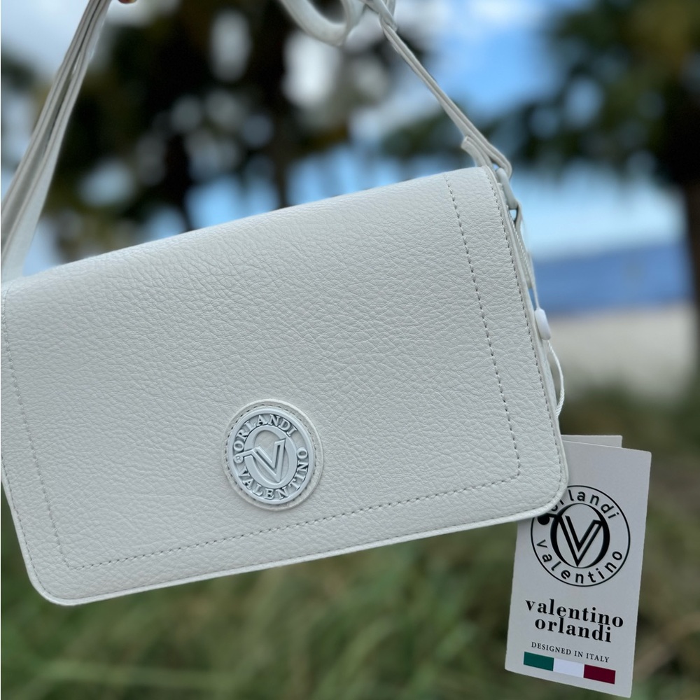 classy, cute, & clean Valentino Orlandi brand new with tag …🤍🇮🇹